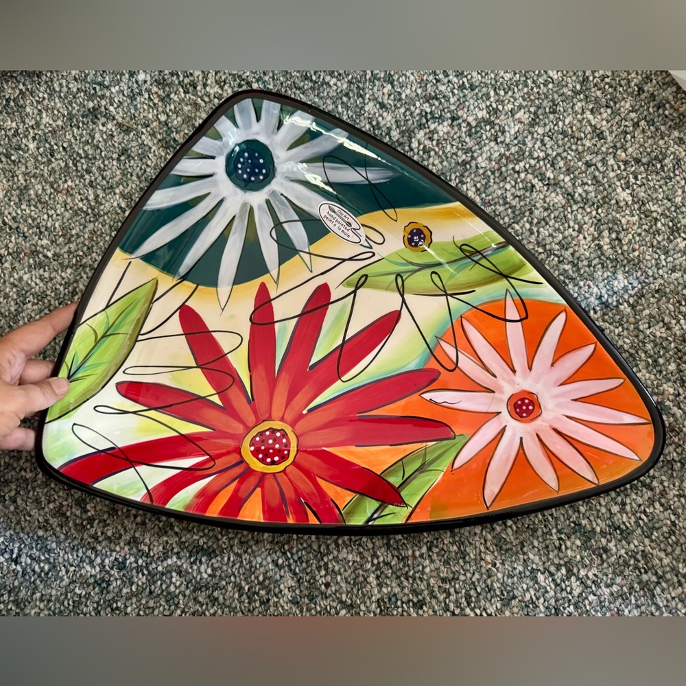 Artistic Floral Triangular Serveware